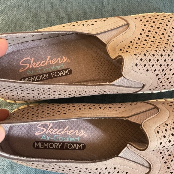 Sketchers Women’s Sepulveda Blvd- A La Mode Slip On in the color Lilac size 9.5 - Picture 10 of 11